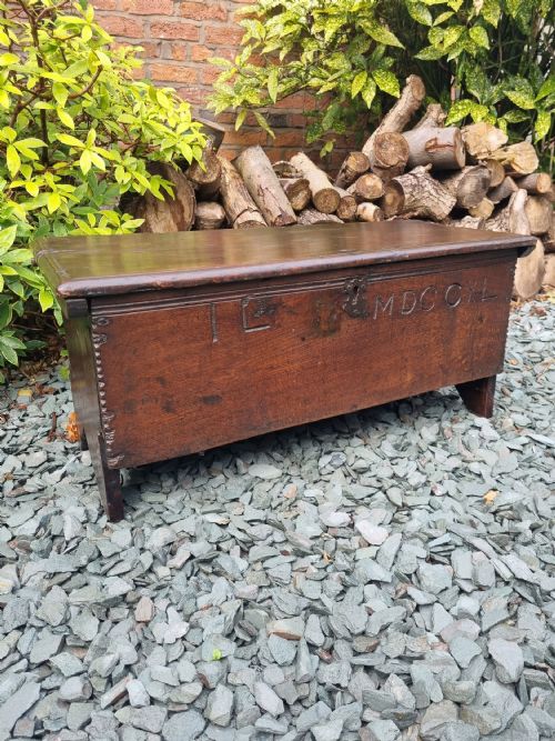 E 18thc Small Oak Arrow Box/coffer with Unusual Date