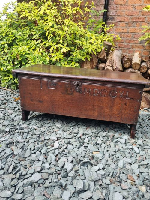fig 1. E 18thc SMALL OAK ARROW BOX/COFFER WITH UNUSUAL DATE