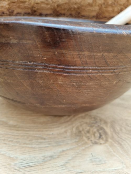 fig 1. A LARGE ELM WELSH 18THC WOODEN BOWL AND LARGE SPOON (1 PC)