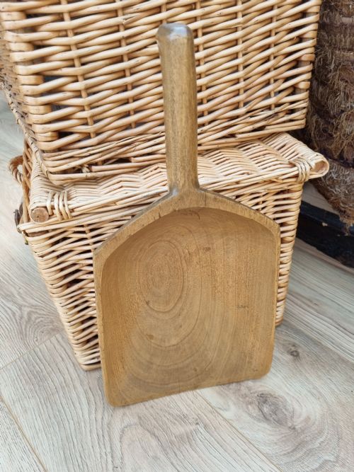 Welsh Elm One Piece Antique Flour/grain Scoop