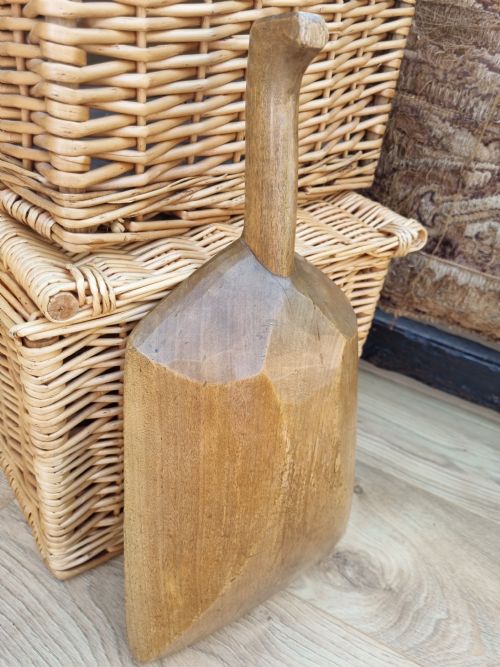 fig 1. WELSH ELM ONE PIECE ANTIQUE FLOUR/GRAIN SCOOP