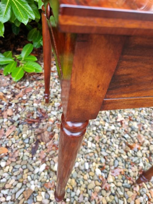 fig 2. E 19THC FREE STANDING GONCALO ALVES SINGLE DRAWER TABLE
