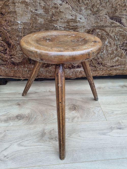 18thc Rustic 3 Legged Dish Top Stool
