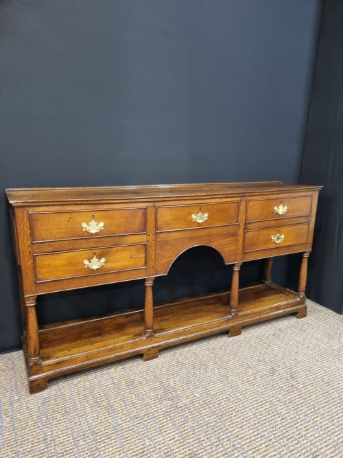 fig 1. LATE 18THC OAK 5 DRAWER SOUTH WALES POTBOARD DRESSER.