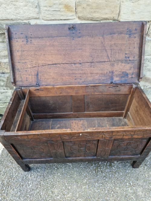 ORIGINAL 17THC SCRATCH CARVED OAKCOFFER C1660 WEST COUNTRY - ADDITIONAL PHOTO 1