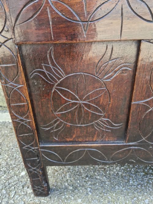 ORIGINAL 17THC SCRATCH CARVED OAKCOFFER C1660 WEST COUNTRY - ADDITIONAL PHOTO 5