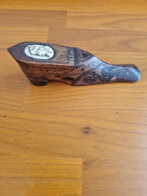 Superb Decorated L18thc/19thc Snuff Shoe .
