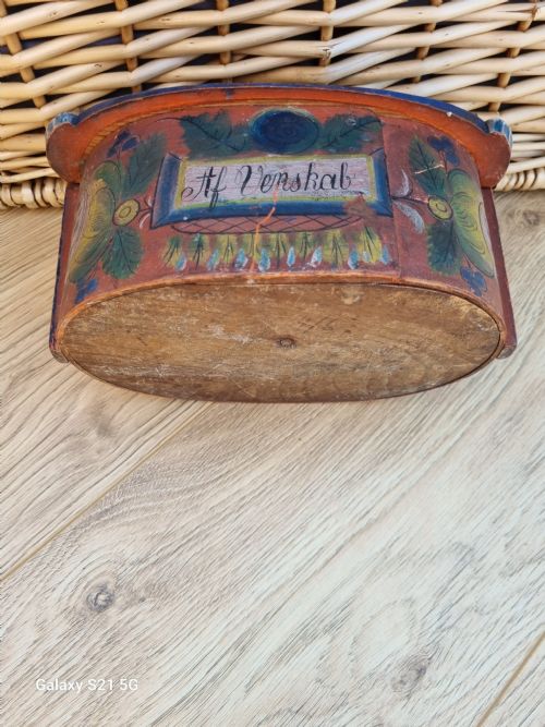 19THC NORWEGIAN TINEFOOD BOX ORIGINAL DECORATION - ADDITIONAL PHOTO 1