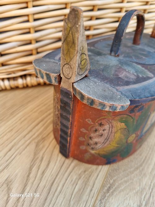 19THC NORWEGIAN TINEFOOD BOX ORIGINAL DECORATION - ADDITIONAL PHOTO 2