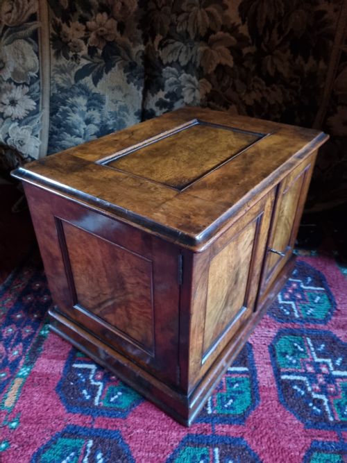 fig 1. WALNUT 19THC COLLECTOR,S  CABINET OF THE HIGHEST QUALITY 4 DRAWERS