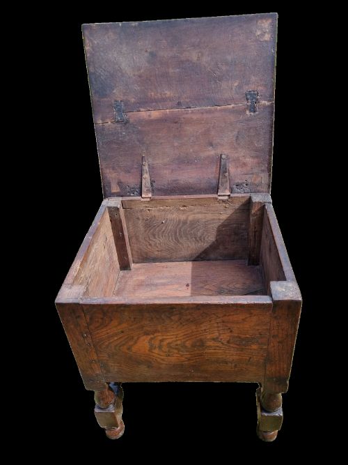 RARE MID17THC OAK CLOSE STOOL - ADDITIONAL PHOTO 2