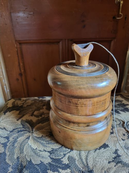 ANTIQUE 19THC LARGE SYCAMORE STRING HOLDER - ADDITIONAL PHOTO 3