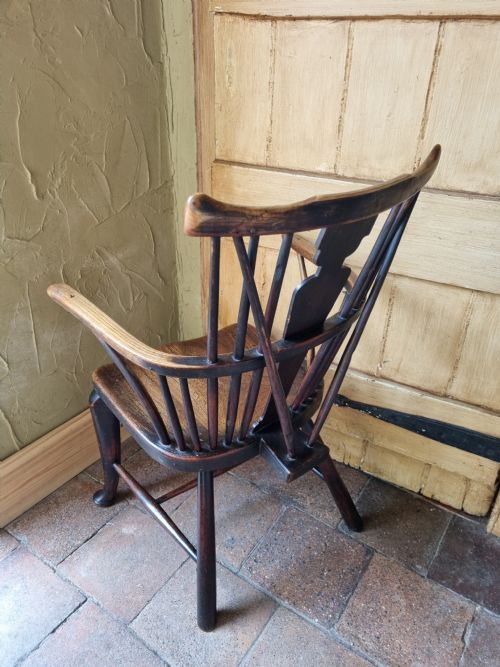 fig 1. 18THC THAMES VALLEY ASH AND ELM WINDSOR ARMCHAIR