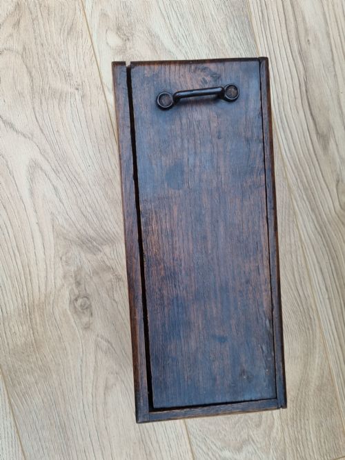 A PRIMITIVE 18THC OAK HANGING CANDLE BOX - ADDITIONAL PHOTO 4