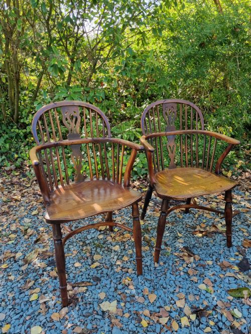 fig 1. ANTIQUE E19THC YEW WOOD WINDSOR ARMCHAIR
