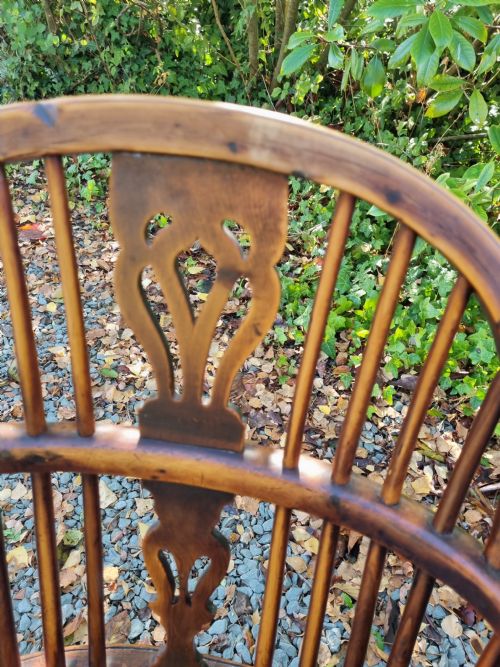 fig 2. ANTIQUE E19THC YEW WOOD WINDSOR ARMCHAIR