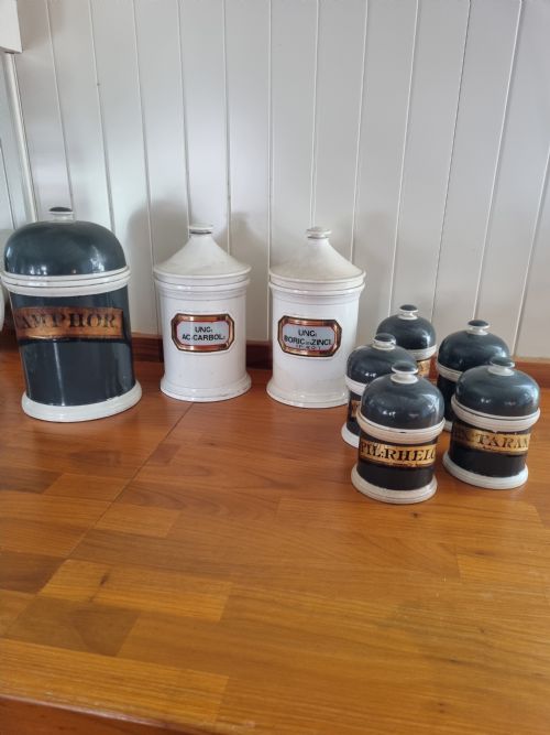 2 LARGE 19THC CREAM CHEMIST JARS - ADDITIONAL PHOTO 1