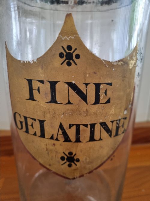 AN EARLY 19THC LARGE GLASS CHEMIST JAR - ADDITIONAL PHOTO 2