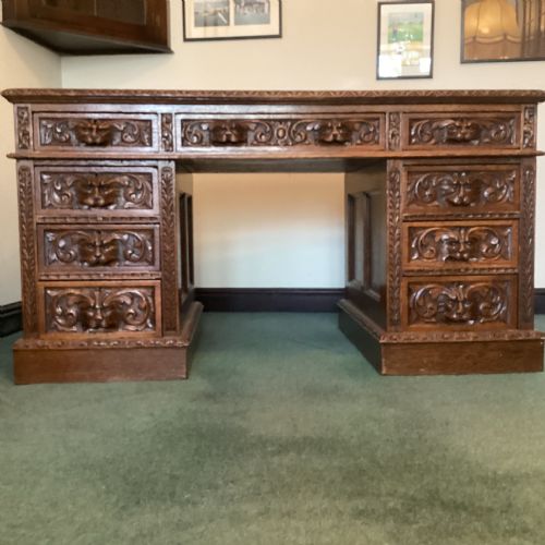 SUPERIOR 19THC OAK LIONS HEAD DESK - ADDITIONAL PHOTO 1