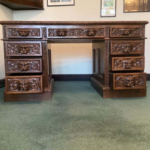 SUPERIOR 19THC OAK LIONS HEAD DESK - ADDITIONAL PHOTO 2