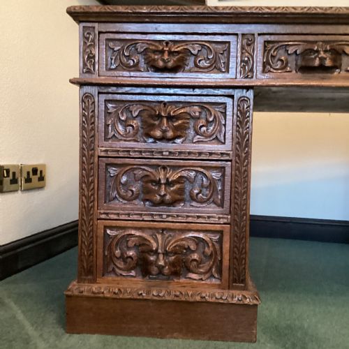 SUPERIOR 19THC OAK LIONS HEAD DESK - ADDITIONAL PHOTO 4