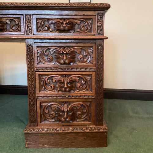 SUPERIOR 19THC OAK LIONS HEAD DESK - ADDITIONAL PHOTO 5