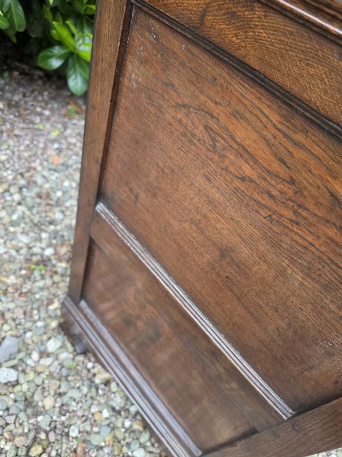 GEORGIAN OAK MOULDED FRONT CUPBOARD DRESSER BASE - ADDITIONAL PHOTO 5