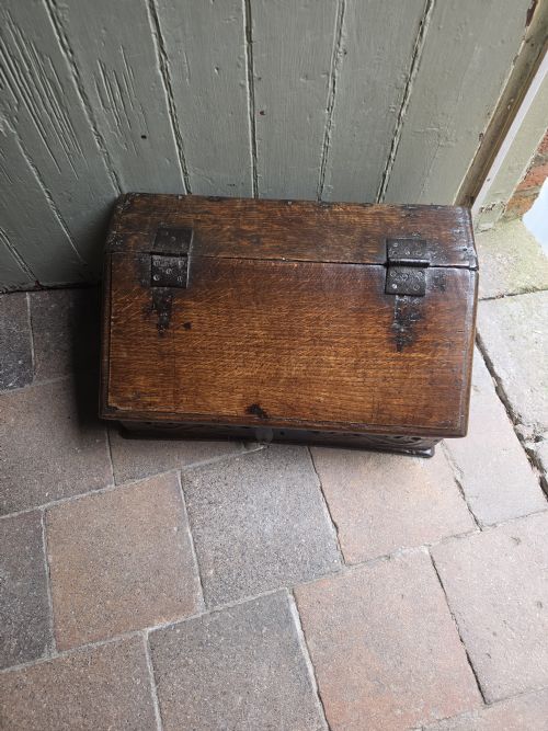 L17THC OAK SLANT FRONT BIBLE BOX - ADDITIONAL PHOTO 4