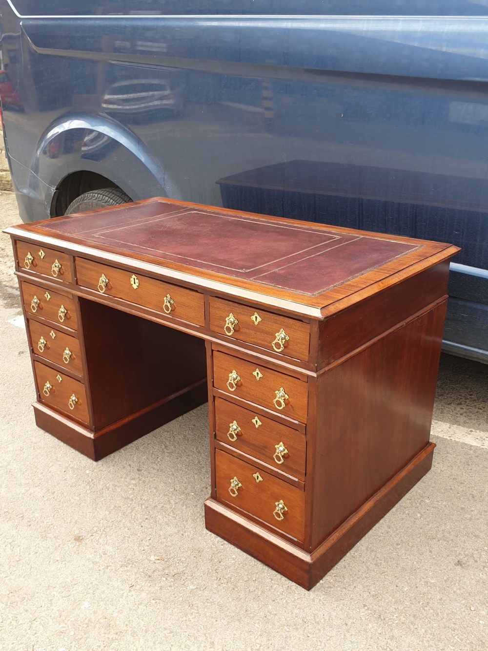  QUALITY ANTIQUE MAHOGANY 3 PART DESK OF MEDIUM SIZE . View IX