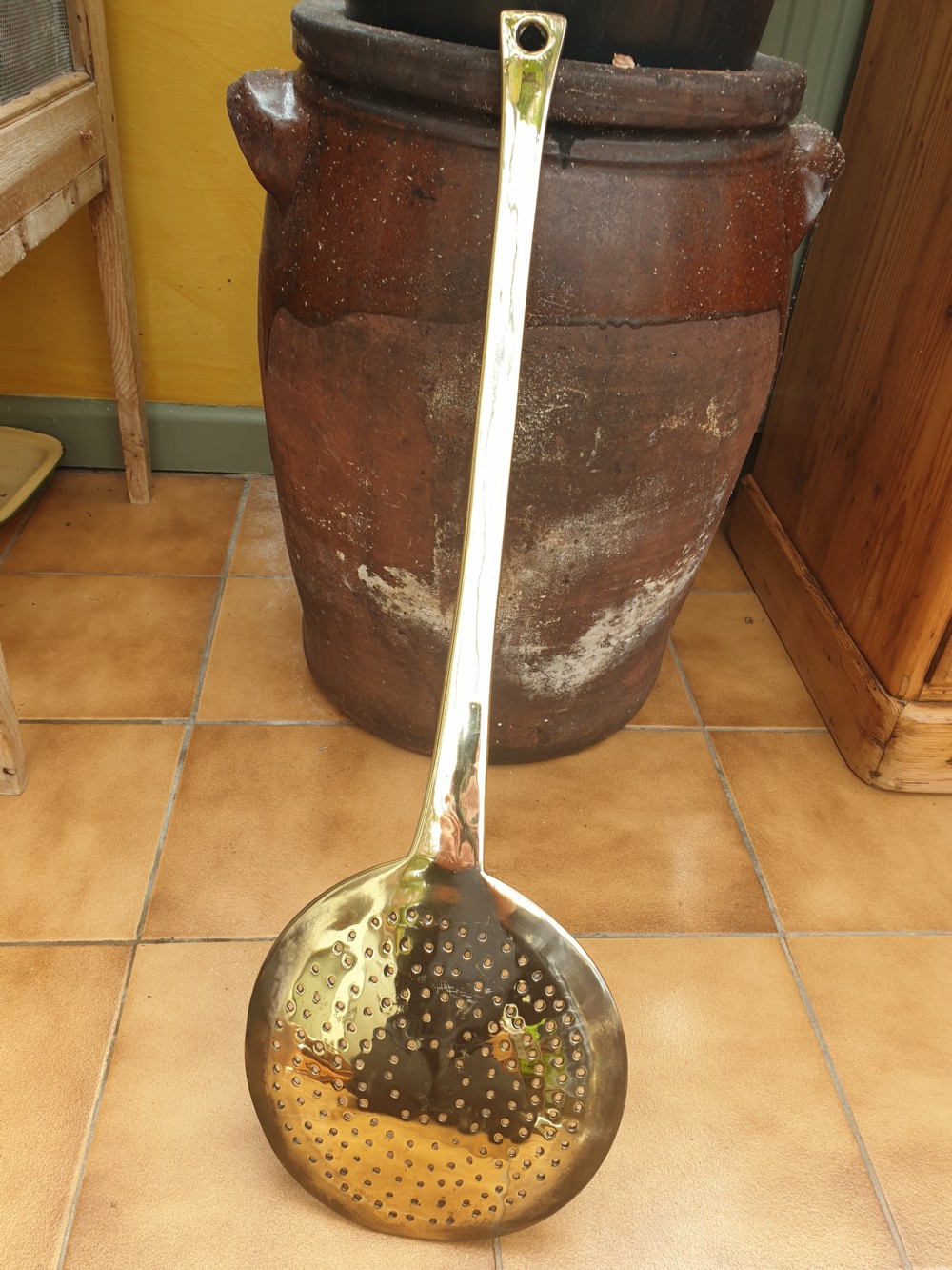 AN 18THC BRASS CIRCULAR SKIMMER IN SUPERB CONDITION View IV