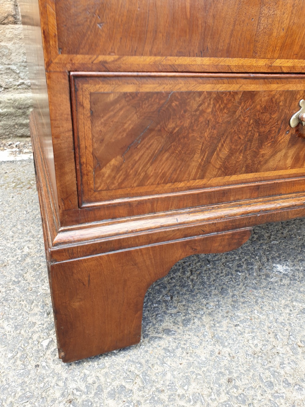  EARLY 18THC WALNUT AND BURR WALNUT MULE CHEST WITH DRAWERS  View V