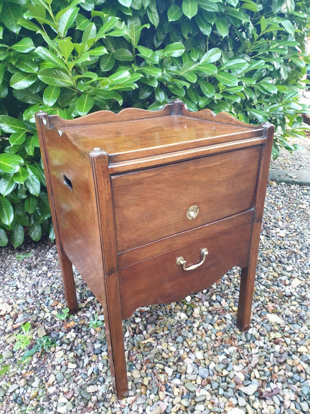 ANTIQUE MAHOGANY BEDSIDE NIGHTSTAND/CUPBOARD  View IV