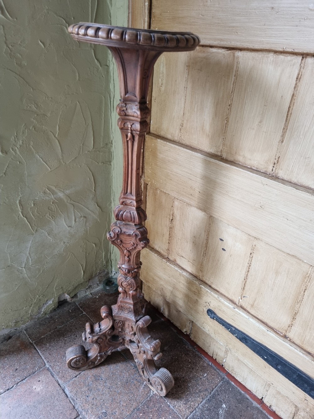 ANTIQUE 18THC ITALIAN CARVED WALNUT TORCHERE STAND View VII