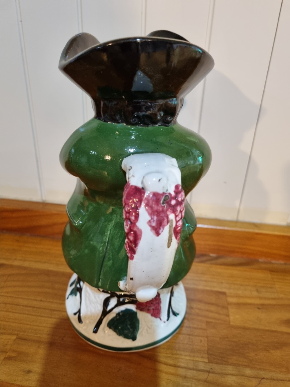 A LARGE 19TH C SCOTTISH TOBY JUG OF THE SNUFFTAKER IN CLASSIC SCOTTISH COLOURS View V