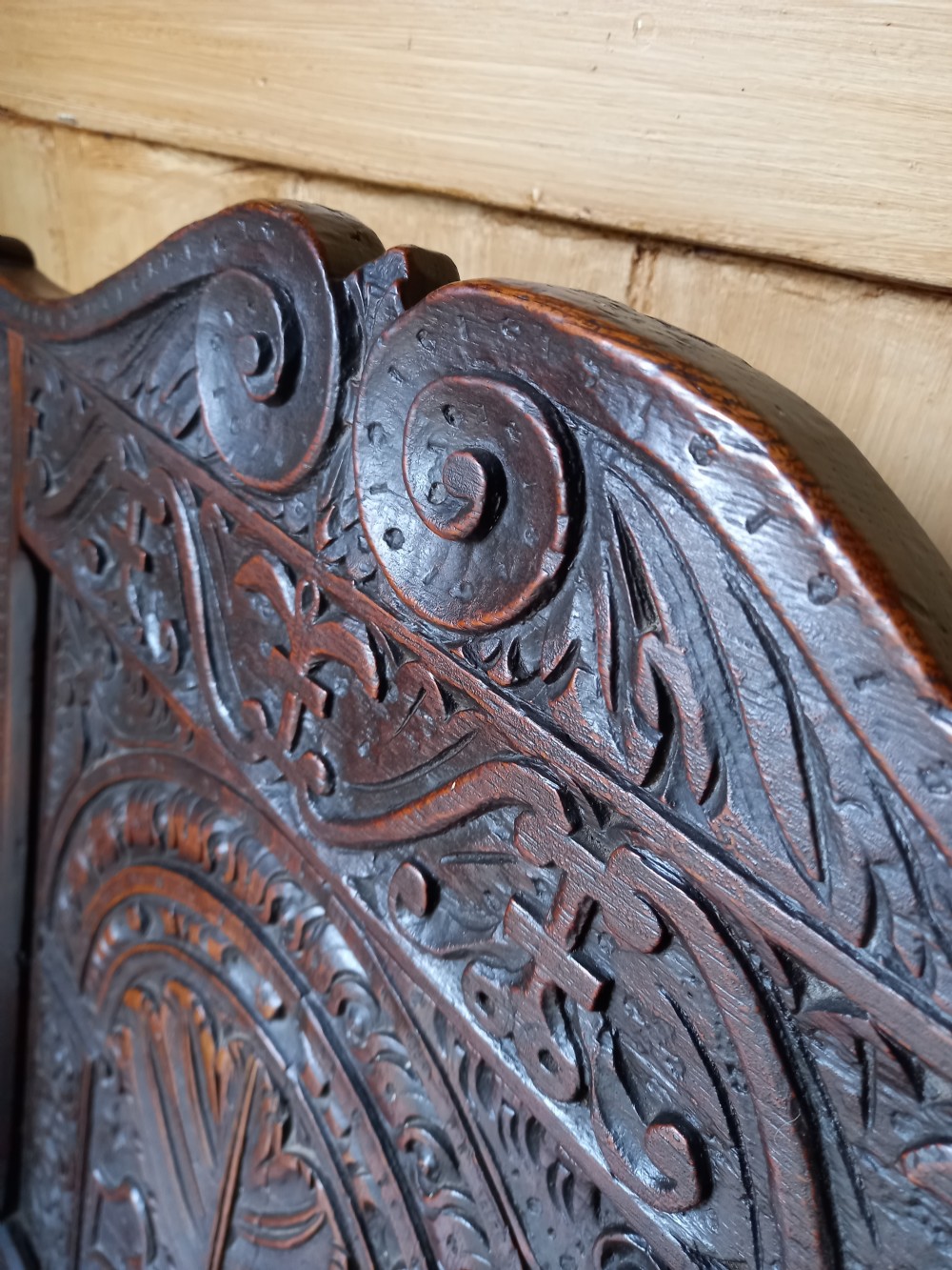 RARE LARGE EARLY 17TH CENTURY OAK WAINSCOT/MASTERS ARMCHAIR View III