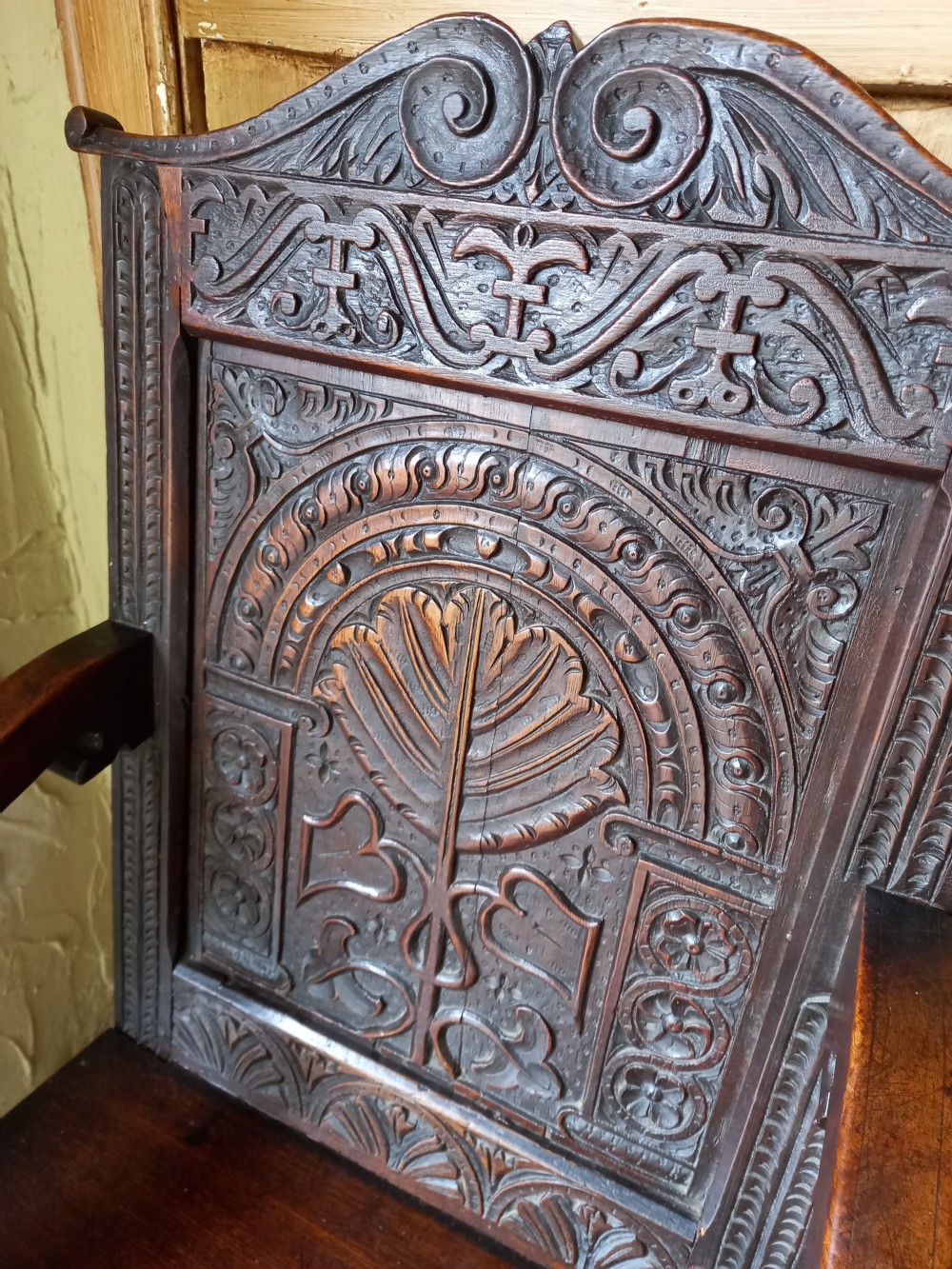 RARE LARGE EARLY 17TH CENTURY OAK WAINSCOT/MASTERS ARMCHAIR View IX