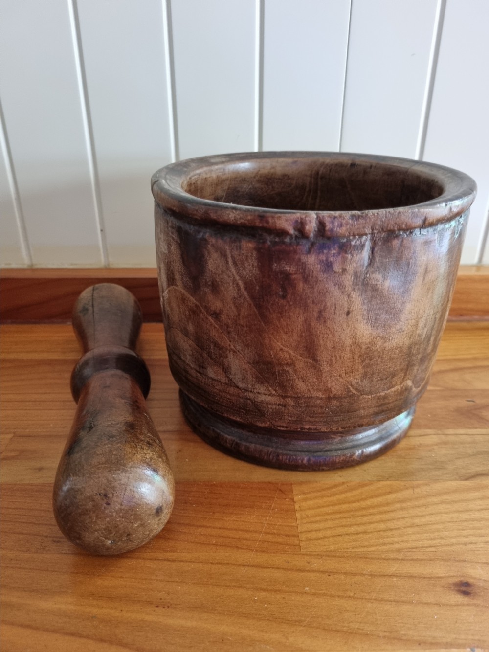 GOOD  18THC SYCAMORE MORTAR AND PESTLE View II