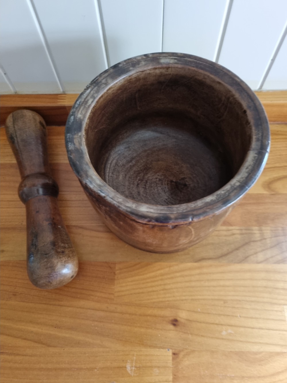 GOOD  18THC SYCAMORE MORTAR AND PESTLE View VII
