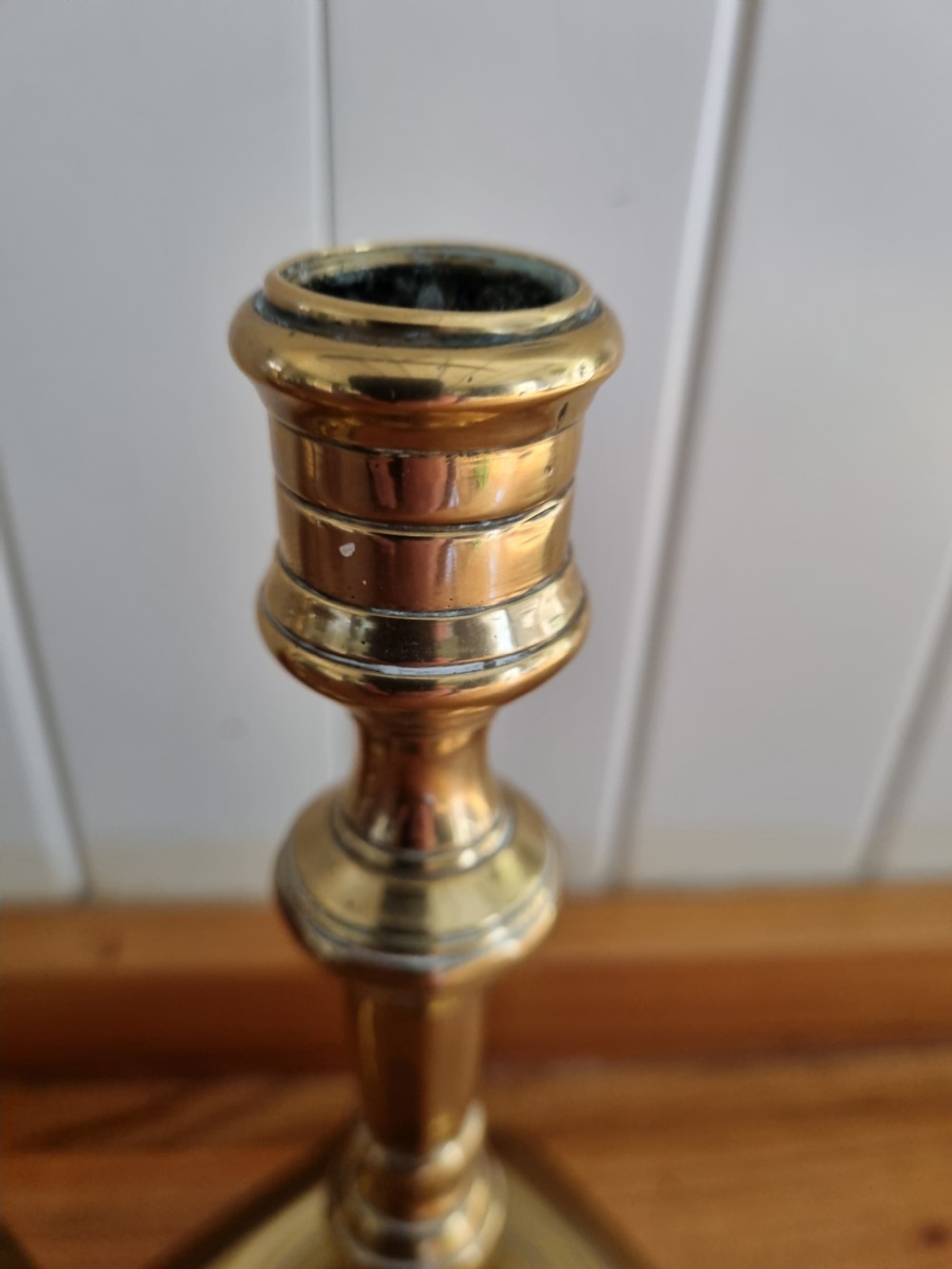 PAIR OF GEORGIAN BRASS CANDLESTICKS WITH OCTAGONAL BASES View IV