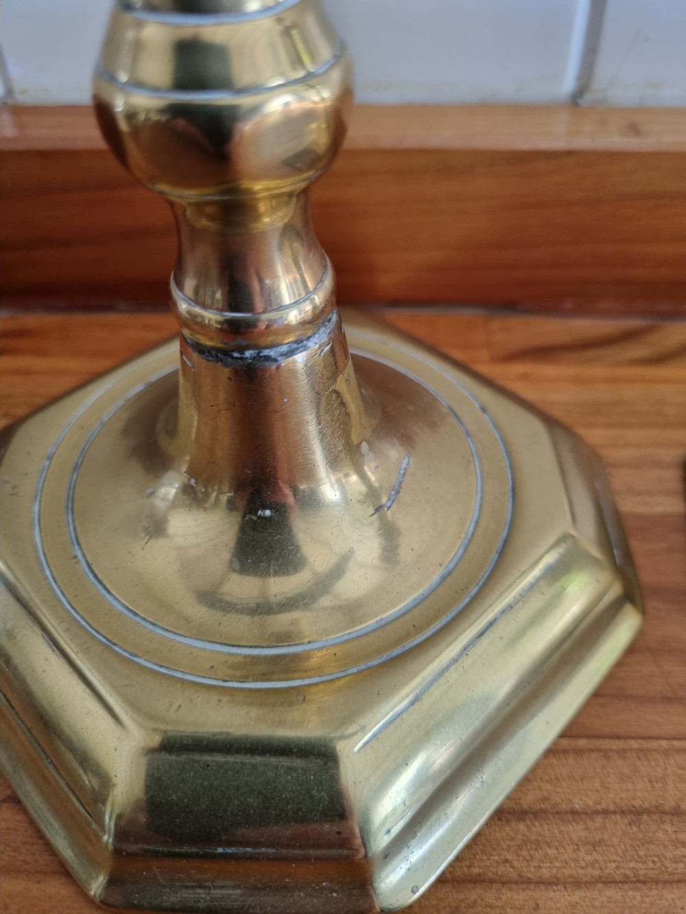 PAIR OF GEORGIAN BRASS CANDLESTICKS WITH OCTAGONAL BASES View V