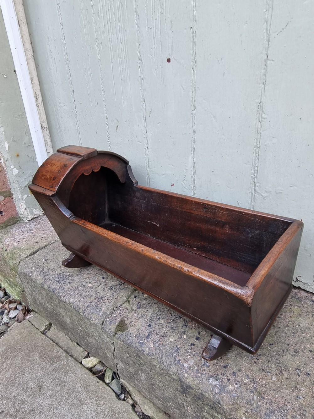 18THC MINATURE OAK CRADLE IN ORIGINAL CONDITION View II
