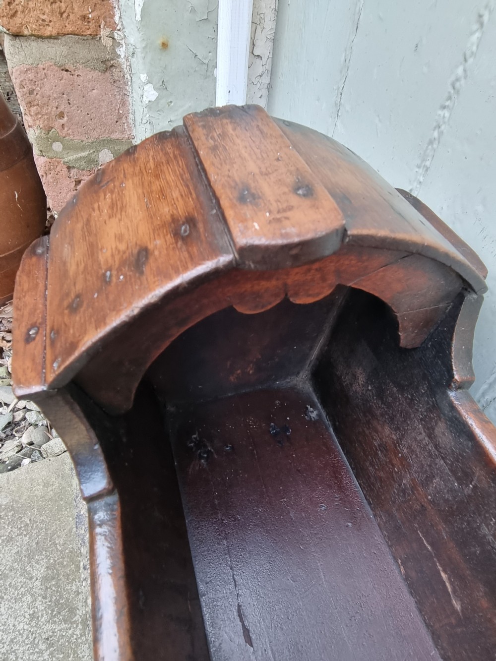 18THC MINATURE OAK CRADLE IN ORIGINAL CONDITION View III