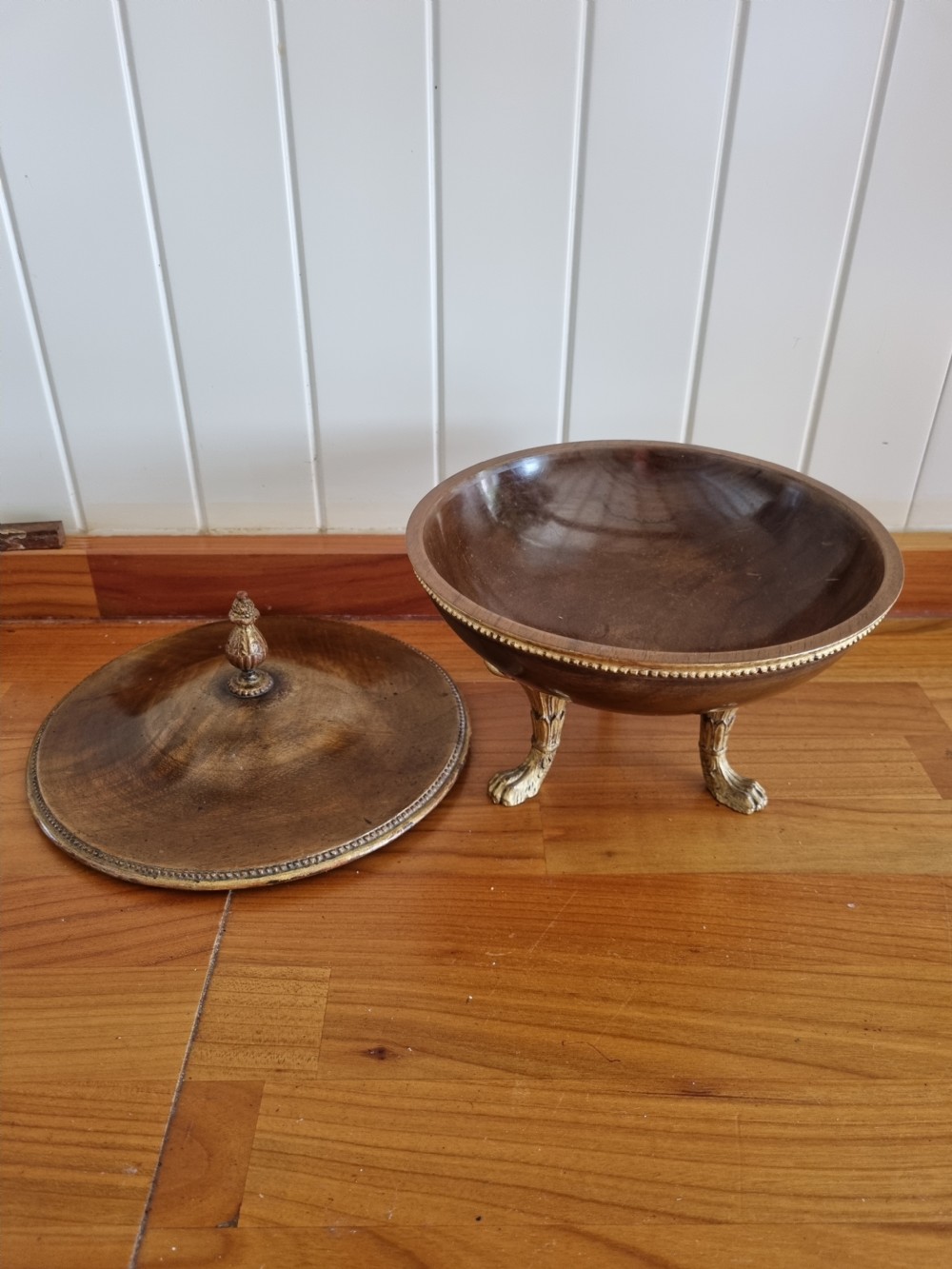 A RARE TREEN 18THC METAL MOUNTED OVAL DISH AND COVER View III