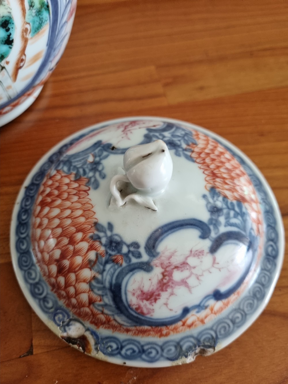 A LARGE CHINESE FAMILLE ROSE DECORATED TEAPOT View III