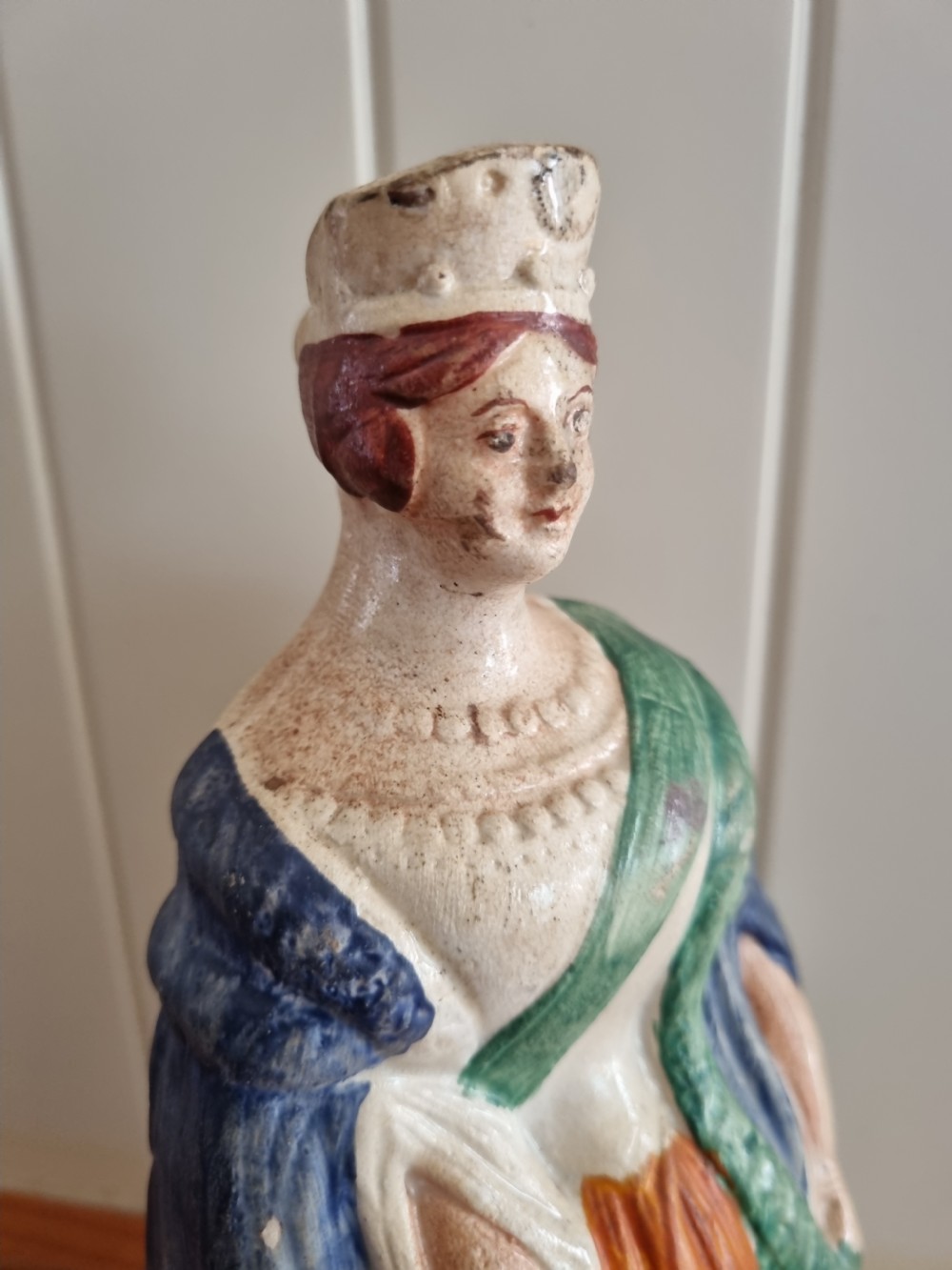 UNUSUAL 19THC STAFFORDSHIRE FIGURE OF YOUNG QUEEN VICTORIA View II