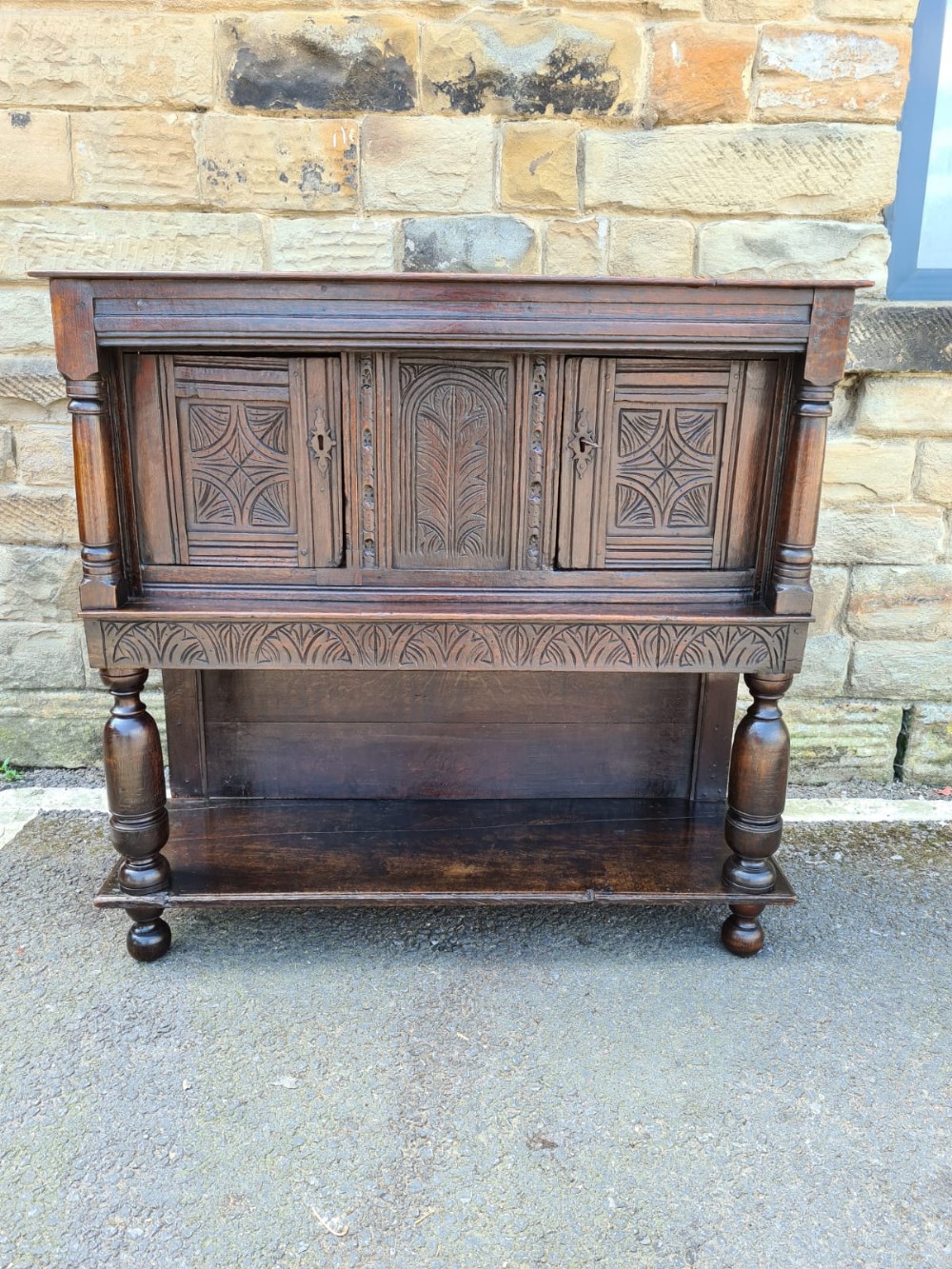 SMALL 17TH CENTURY CARVED TWO TIER BUFFET 