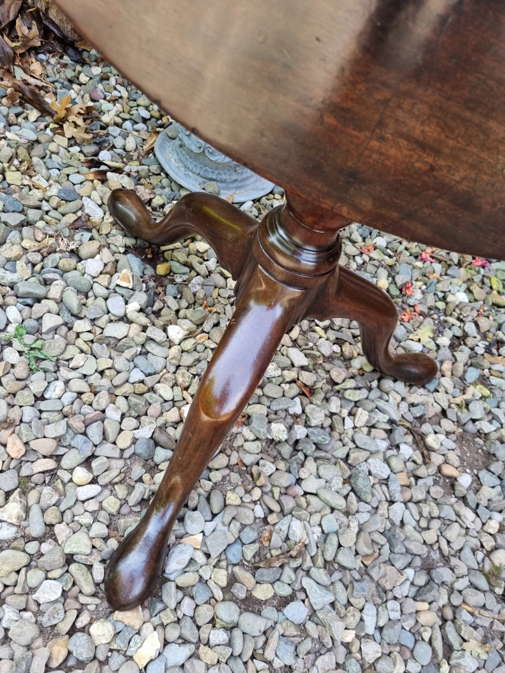 GEORGIAN BIRDCAGE MAHOGANY ONE PIECE TRIPOD TABLE
 View V