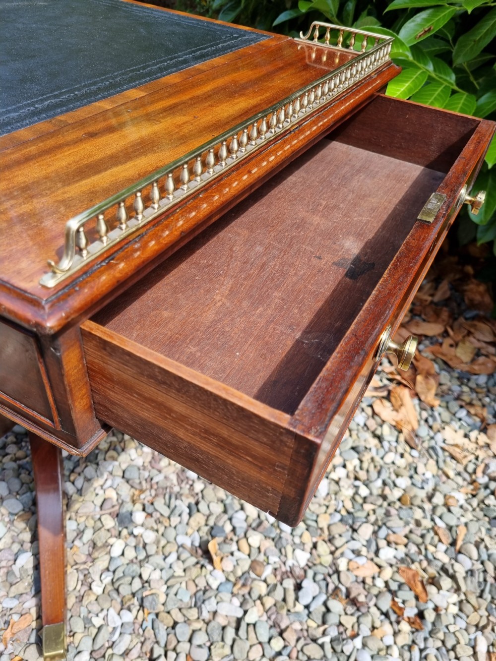 GEORGIAN SMALL  MAHOGANY ARCHITECT,S TABLE  WITH DRAWERS 
 View VIII