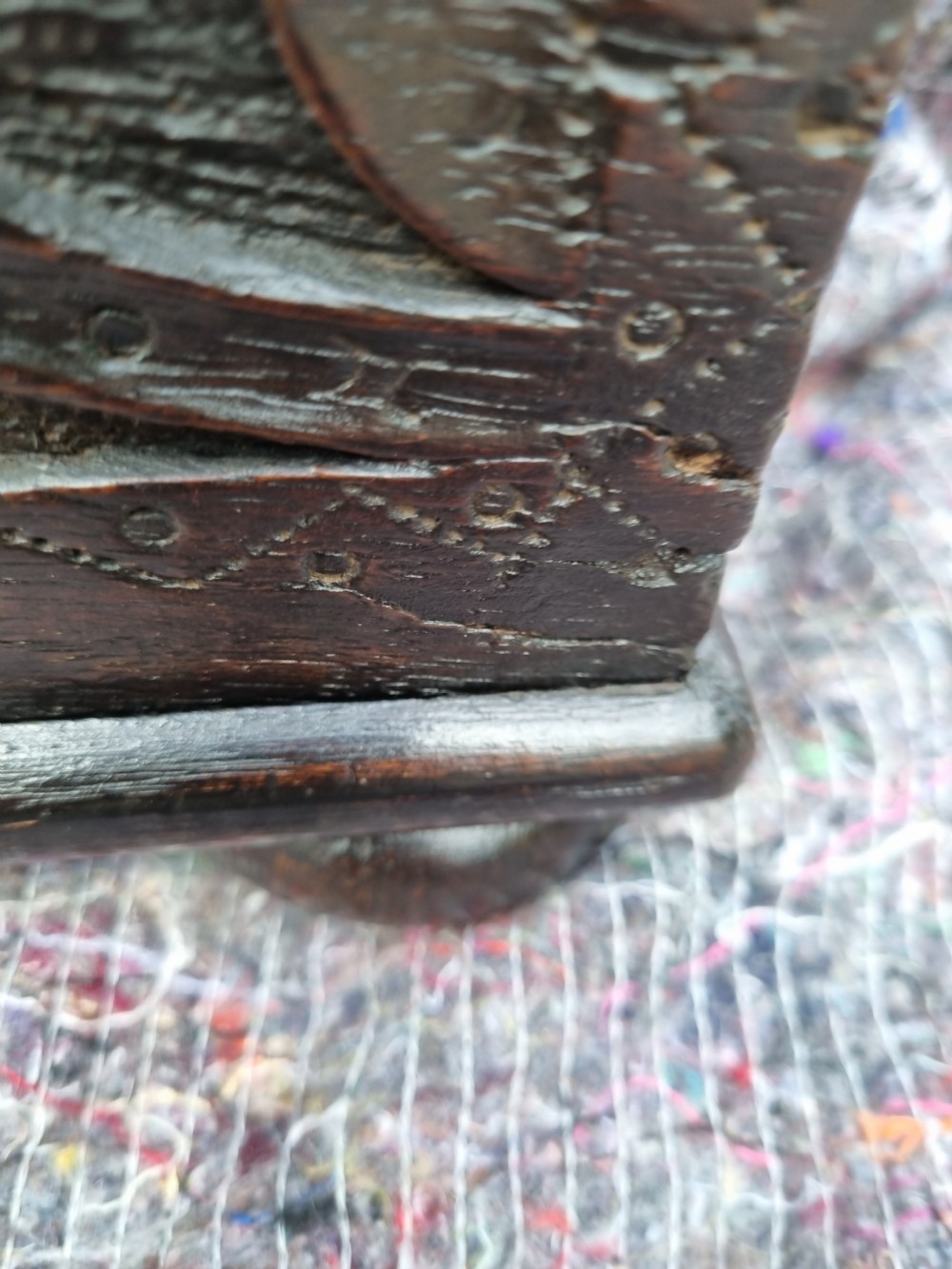 ANTIQUE 17THC CARVED ORIGINAL OAK
 BIBLE BOX  View IV