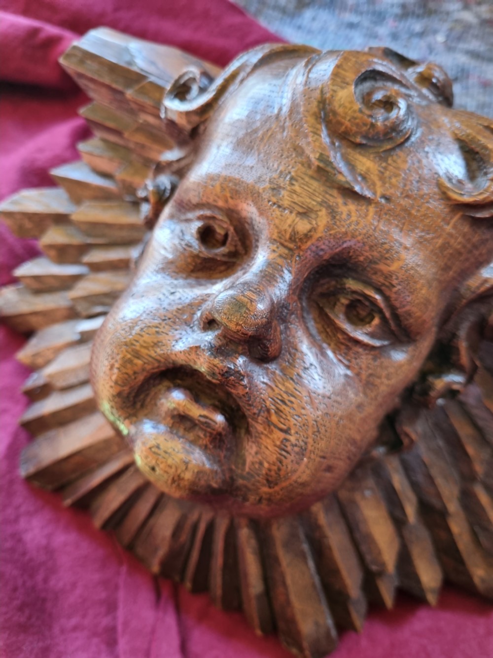 ANTIQUE 19THC OAK CARVED CHERUB HEAD WALL BRACKET. View II